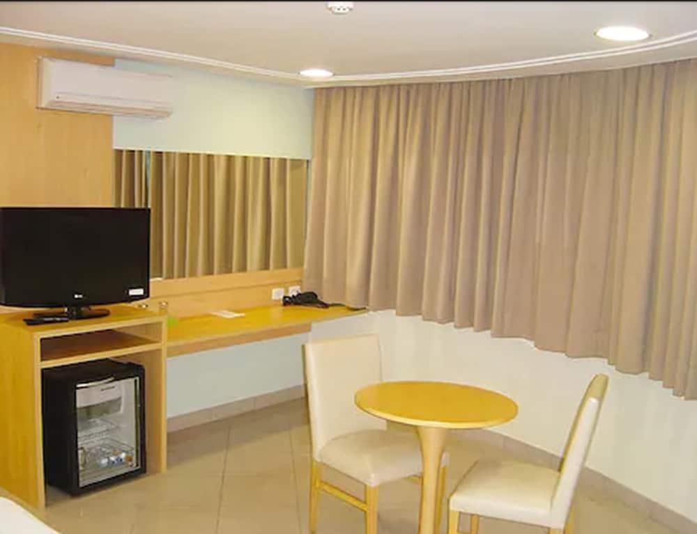 Domani Hotel 3*